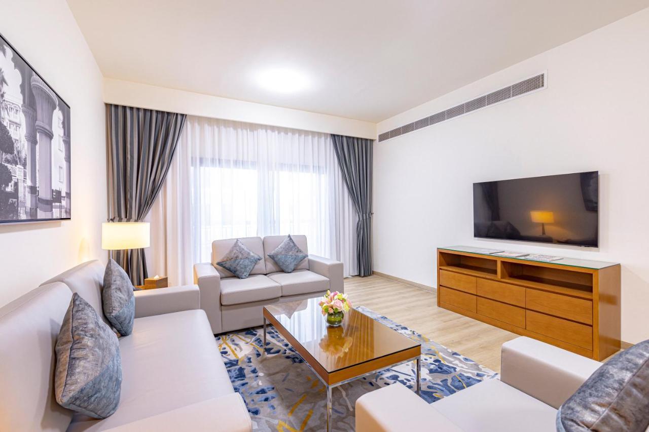 Golden Sands Suites Dubai Exterior photo