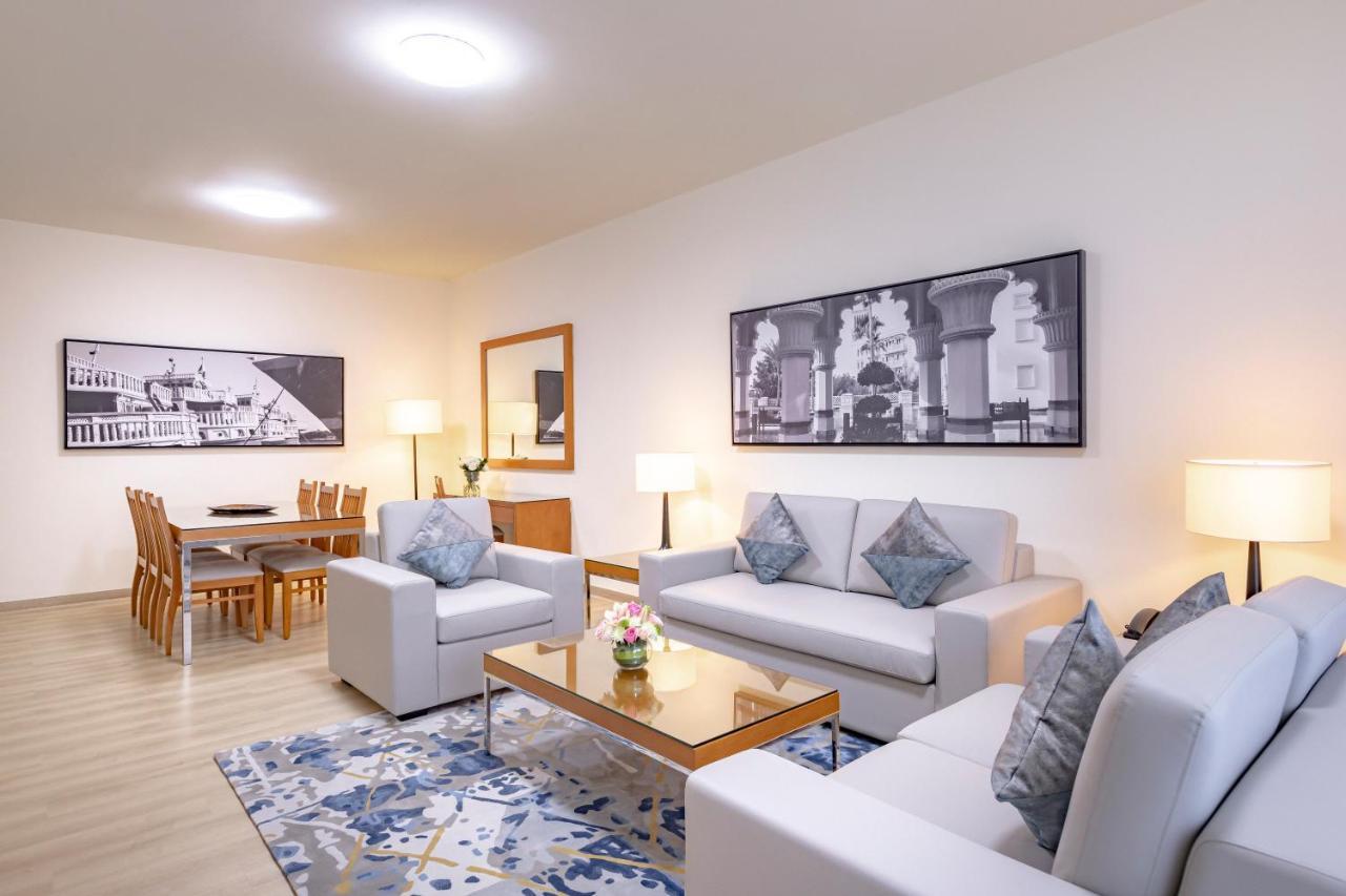 Golden Sands Suites Dubai Exterior photo