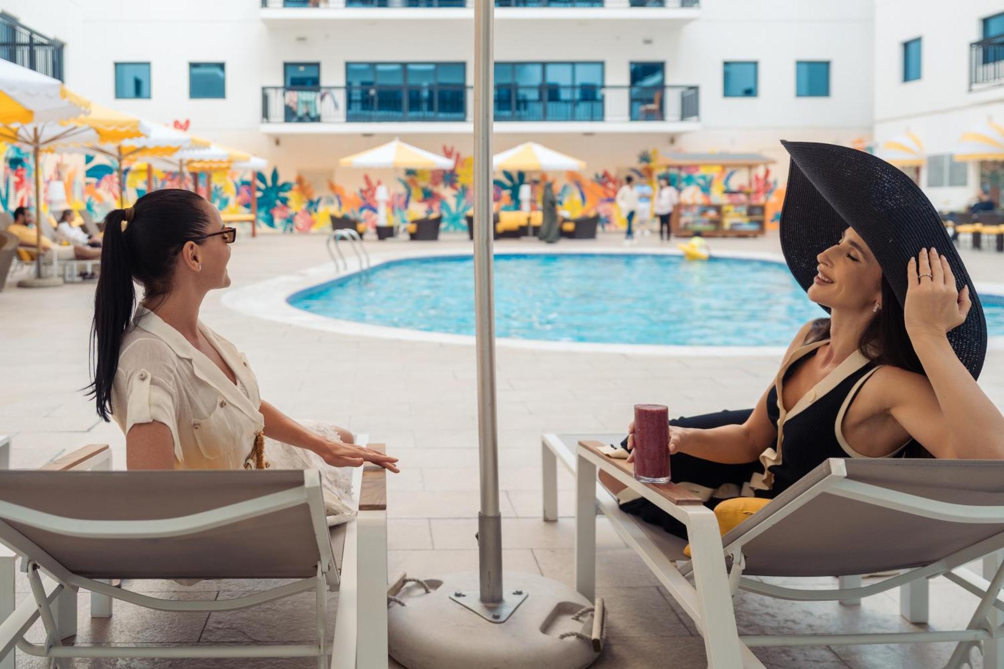 Golden Sands Suites Dubai Exterior photo